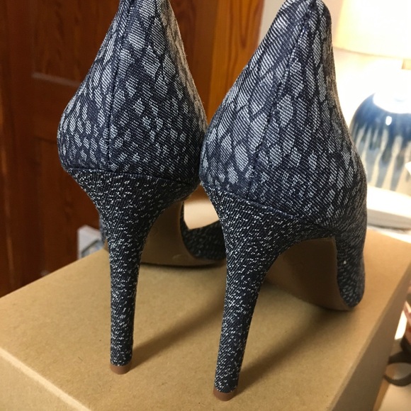 Jessica Simpson Navy Patterned Heels - Picture 3 of 4